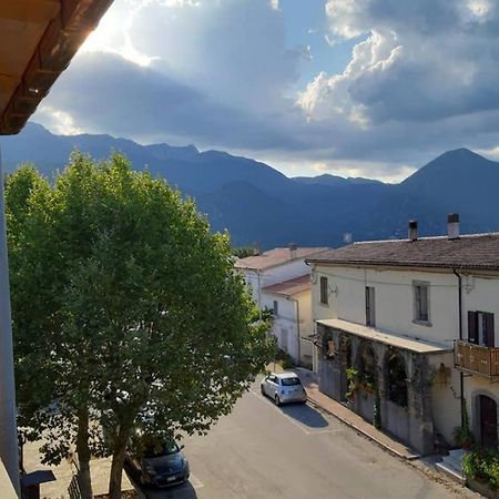 Al Colle Apartamento Castel San Vincenzo Exterior foto